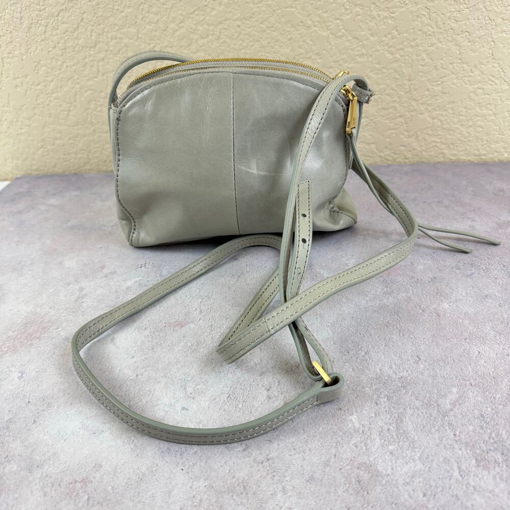 Hobo International Crossbody Bag Leather 3 Compartments 2 Zippered Card Slots